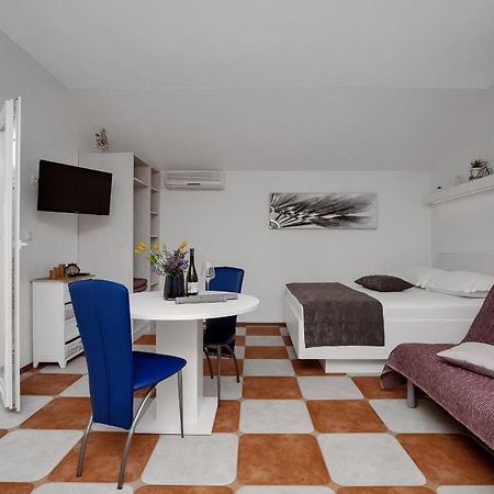 Apartments By The Sea Drasnice, Makarska - 2581 Værelse billede