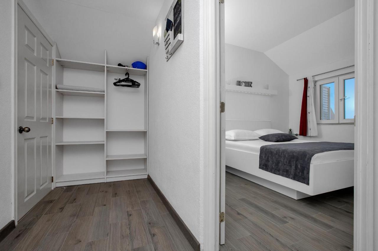 Apartments By The Sea Drasnice, Makarska - 2581 Eksteriør billede
