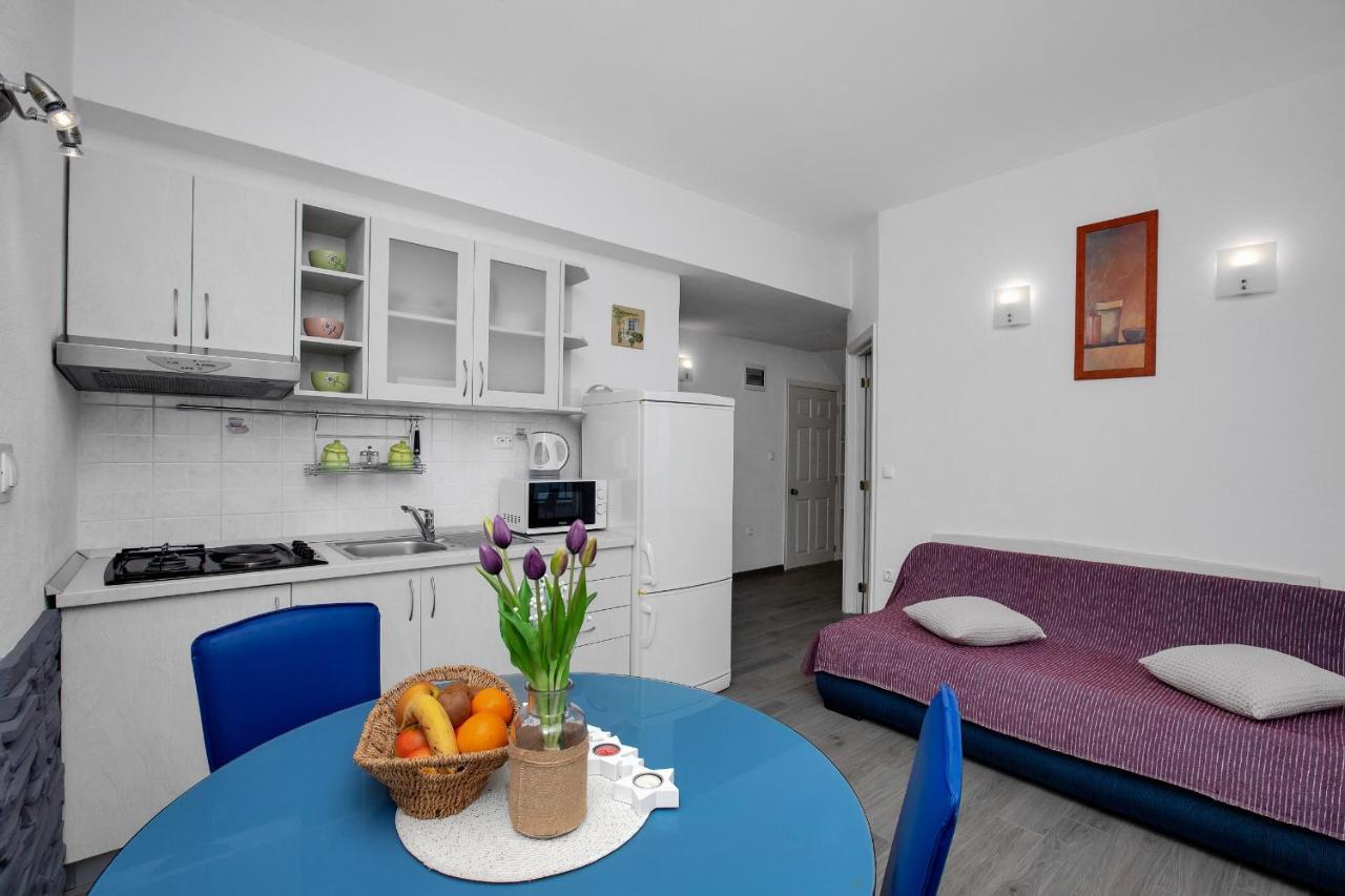 Apartments By The Sea Drasnice, Makarska - 2581 Eksteriør billede